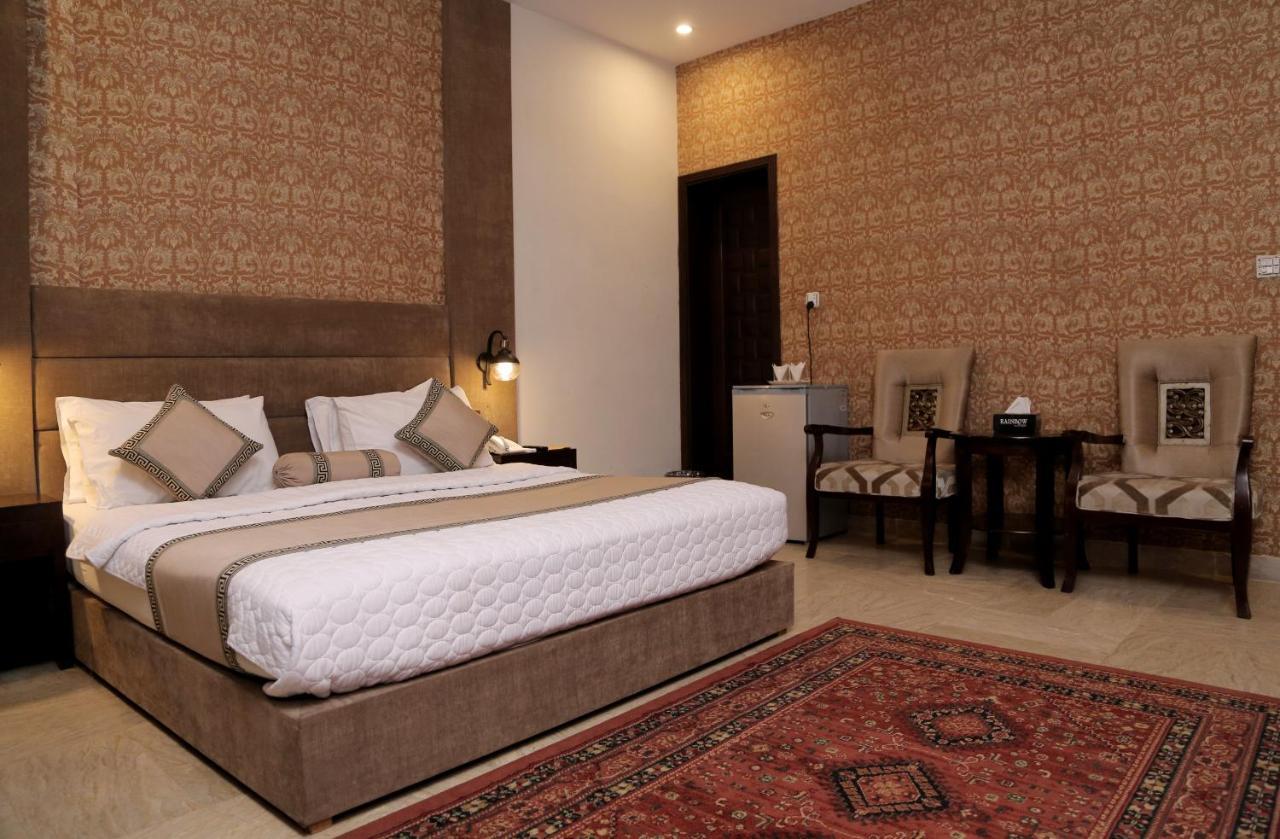 Shelton Hotel Lahore Exterior photo