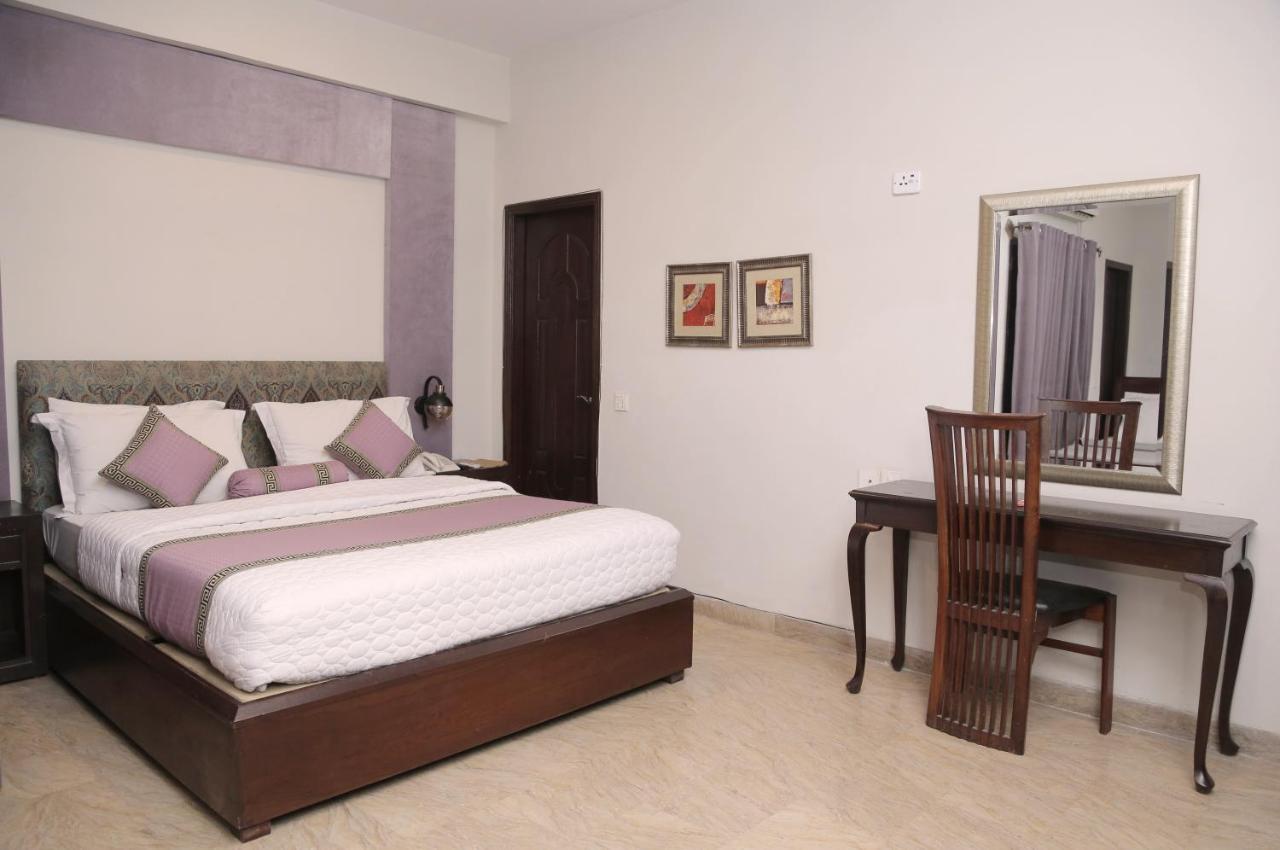 Shelton Hotel Lahore Exterior photo